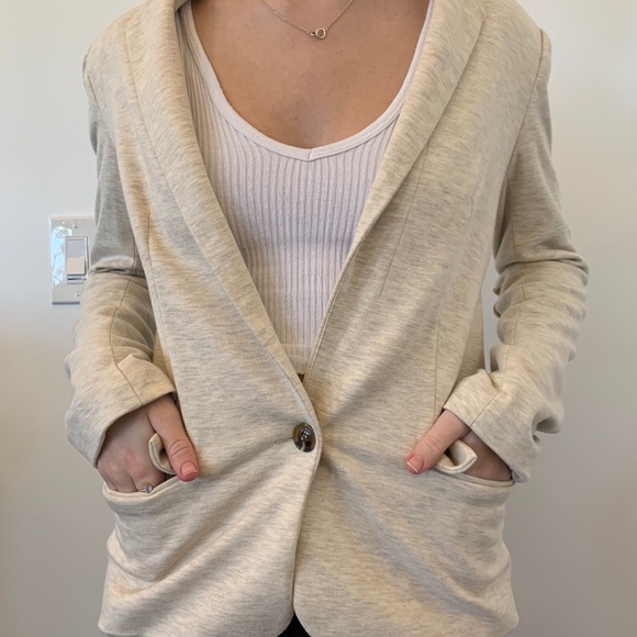 Blazer - Picture 2 of 4